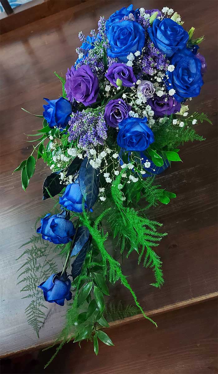 Hochzeitsgesteck blau lila