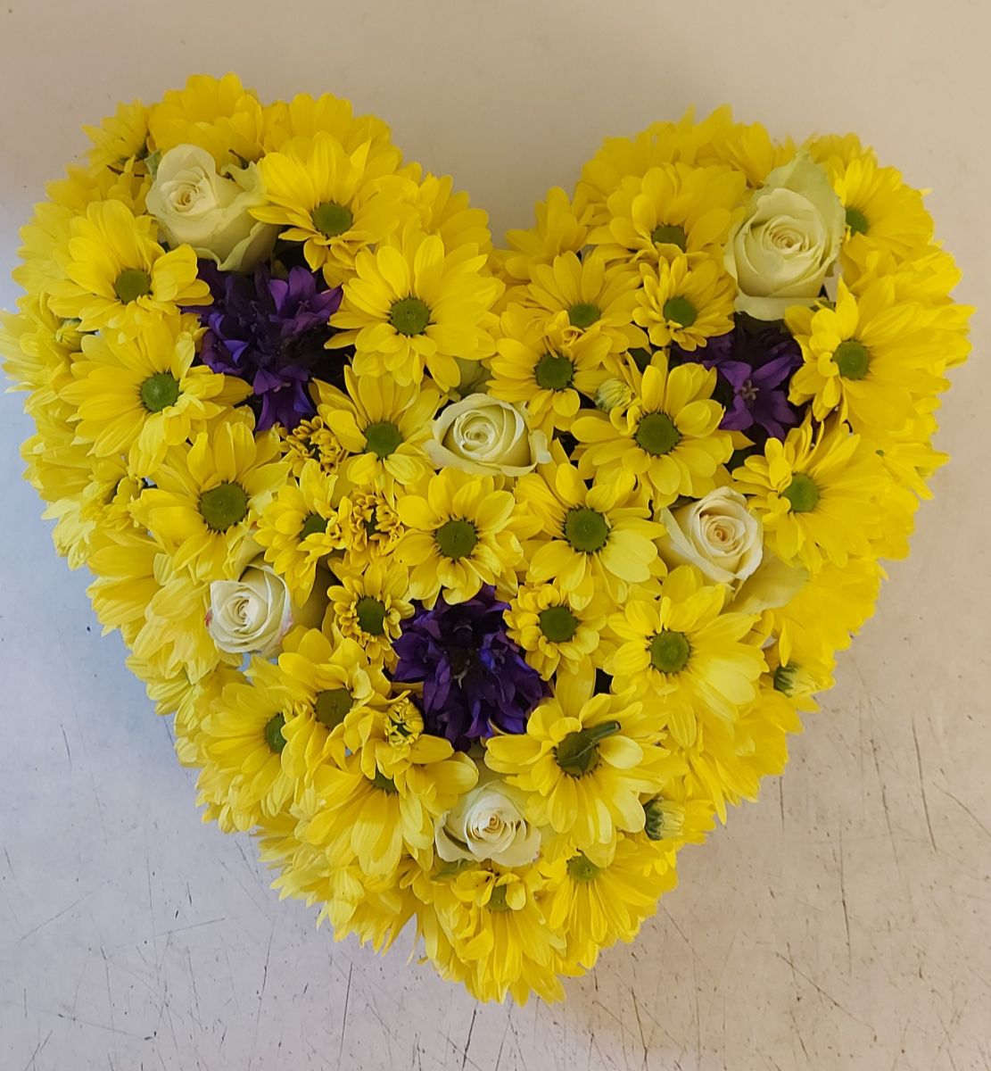 gelbes Chrysanthemen Herz
